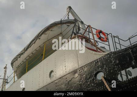 Lifboat e lifboa a bordo dello yacht Foto Stock