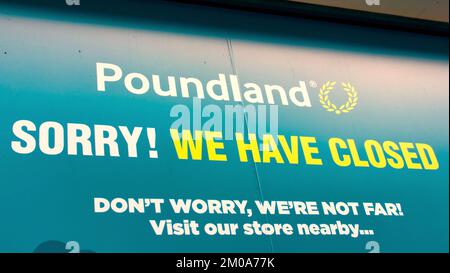 Siamo spiacenti, abbiamo chiuso il cartello Poundland Foto Stock