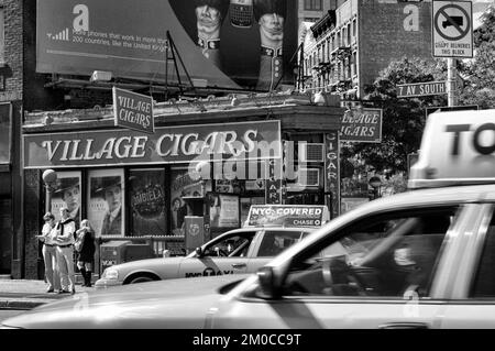 Indicazioni all'angolo tra Christopher Street e Seventh Avenue a Greenwich Village, Manhattan, New York, USA Foto Stock