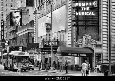 Teatro Shubert Alley nel quartiere dei teatri. 225 West 44th Street. Manhattan, New York, Stati Uniti Foto Stock