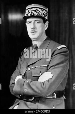 CHARLES de GAULLE (1890-1970) come leader del francese libero, fotografato a Londra nel 1942 Foto Stock