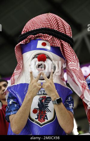 doha, Qatar, 06/12/2022, al WAKRAH - tifosi giapponesi durante la Coppa del mondo FIFA Qatar 2022 turno di 16 partita tra Giappone e Croazia allo Stadio al Janoub il 5 dicembre 2022 ad al Wakrah, Qatar. AP | Olandese altezza | MAURICE DI PIETRA Foto Stock