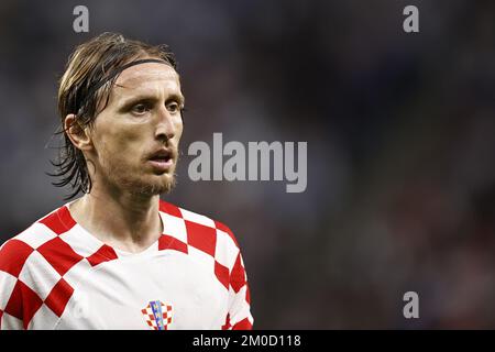 doha, Qatar, 06/12/2022, al WAKRAH - Luka Modric di Croazia durante la Coppa del mondo FIFA Qatar 2022 turno di 16 partita tra Giappone e Croazia allo Stadio al Janoub il 5 dicembre 2022 ad al Wakrah, Qatar. AP | Olandese altezza | MAURICE DI PIETRA Foto Stock