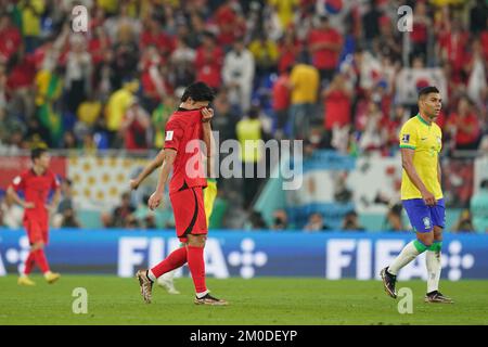 DOHA, QATAR - 5 DICEMBRE: Giocatore della Corea del Sud Cho GUE-Sung reagisce dopo la Coppa del mondo FIFA Qatar 2022 turno di 16 partita tra Brasile e Corea del Sud allo Stadio 974 il 5 dicembre 2022 a Doha, Qatar. (Foto di Florencia Tan Jun/PxImages) Foto Stock