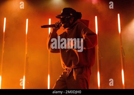 Milano, Italia. 05th Dec, 2022. Il rapper britannico, la cantante e attrice Little Simz suona dal vivo a Fabrique. Credit: SOPA Images Limited/Alamy Live News Foto Stock