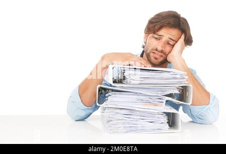 Passando attraverso i moti, un uomo che si posa in studio su uno sfondo bianco. Foto Stock