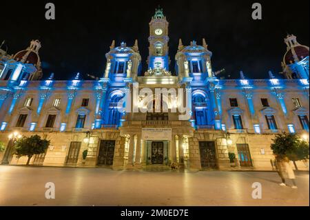 Valencia, Spagna : 2022 novembre 14 : Panorama notturno del Municipio di Valencia nell'inverno del 2022. Foto Stock