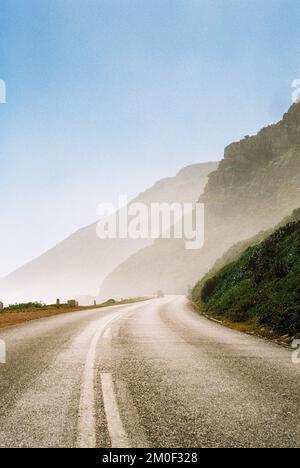 Misty Beach Road sulla strada per Cape Point Foto Stock