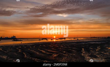 Incredibile Alba sul Tamigi a Gravesend Foto Stock