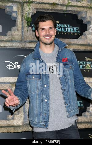 Los Angeles, California. 5th Dec, 2022. Gleb Savchenko agli arrivi per IL TESORO NAZIONALE: EDGE OF HISTORY Premiere, El Capitan Theatre, Los Angeles, CA 5 dicembre 2022. Credit: Priscilla Grant/Everett Collection/Alamy Live News Foto Stock