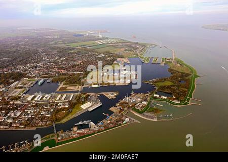 Bacino del porto di Wilhelmshaven, 28.10.2022, vista aerea, Germania, bassa Sassonia, Wilhelmshaven Foto Stock