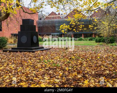 La Whitworth Gallery di Whitworth Park in autunno Manchester Inghilterra Foto Stock