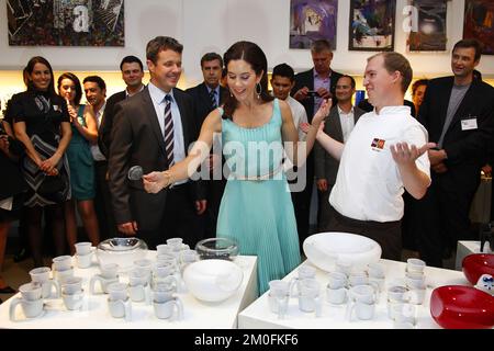 Il principe ereditario Frederik e la principessa ereditaria Maria di Danimarca in visita ufficiale in Brasile, dal 16 al 21 settembre. Domenica 16th. Hanno partecipato ad una mostra dell'artista danese Asger Jorn, presso l'Istituto Tomie Ohtake di Sao Paulo, Brasile. FOTOGRAFO MICHAEL STUB/POLFOTO Foto Stock