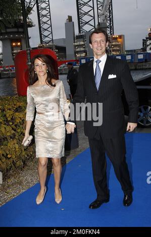 Il presidente slovacco Ivan Gasparovic e la sig.ra Silvia Gasparovicova organizzano una cena di ritorno per la famiglia reale danese all'Admiral Hotel di Copenaghen, mercoledì 24th ottobre. Arrivo della principessa Marie e del principe Gioacchino. FOTOGRAFO MICHAEL STUB/POLFOTO Foto Stock