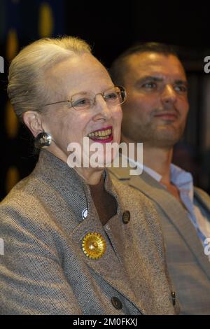 La regina Margrethe e il direttore del balletto di Tivoli Peter Bo Bendixen alla presentazione della nuova produzione dello Schiaccianoci. Il balletto ha costumi e scenografie della Regina Margrethe ed è diretto da Peter Bo Bendixen. (Lars E. Andreasen /POLFOTO) Foto Stock