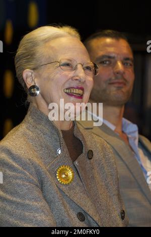 La regina Margrethe e il direttore del balletto di Tivoli Peter Bo Bendixen alla presentazione della nuova produzione dello Schiaccianoci. Il balletto ha costumi e scenografie della Regina Margrethe ed è diretto da Peter Bo Bendixen. (Lars E. Andreasen /POLFOTO) Foto Stock