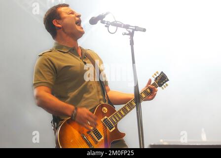 James Dean Bradfield, cantante solista del Manic Street Preachersthe al festival Midtfyns. Foto Stock