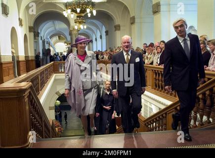 La principessa danese Benedikte e suo marito il Principe Richard arrivano per un ricevimento al Palazzo Christiansborg, dove la signorina Mary Donaldson e il principe ereditario danese Frederik hanno ricevuto e incontrato i rappresentanti del Parlamento danese. Foto Stock