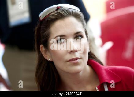 La principessa della Corona danese visita il campo degli atleti danesi nella città olimpica dove si tiene una conferenza stampa. Foto Stock