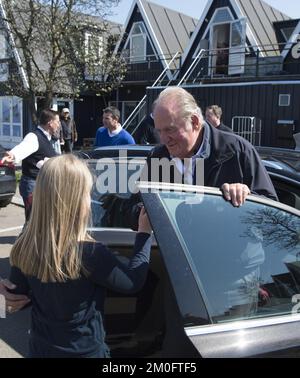 L'ex re Juan Carlos (Juan Carlos Alfonso Víctor María de Borbón y Borbón-Dos Sicilias) Domenica 1. Maggio 2016 Juan Carlos ha visitato il ristorante Riviera insieme ad alcuni amici danesi al porto di Rungsted. (ANTHON UNGER/POLFOTO) Foto Stock