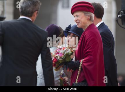 Dronning Margrethe, kronprins Frederik, kronprinsesse Mary, prins Joachim, prinsessen Marie og prinsesse Benedikte, ankommer til Folketingets Ã ¥ bning, tirsdag middag pÃ¥ Christiansborg. /Ritzau/Anthon UngerÂ Â --- la famiglia reale danese partecipa all'apertura del parlamento â€˜Folketingetâ€™ a Copenaghen il 5 ottobre 2017. /Ritzau/Anthon Unger Foto Stock