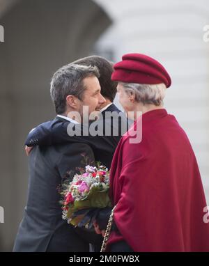 Dronning Margrethe, kronprins Frederik, kronprinsesse Mary, prins Joachim, prinsessen Marie og prinsesse Benedikte, ankommer til Folketingets Ã ¥ bning, tirsdag middag pÃ¥ Christiansborg. /Ritzau/Anthon UngerÂ Â --- la famiglia reale danese partecipa all'apertura del parlamento â€˜Folketingetâ€™ a Copenaghen il 5 ottobre 2017. /Ritzau/Anthon Unger Foto Stock