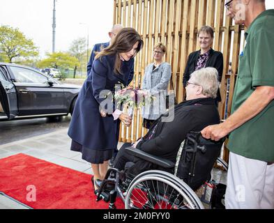 RH Crown Princess Mary apre un nuovo ospizio a Norresundby, Jutland. Hospice Vangen è molto atteso, poiché il numero di posti di ospizio in Danimarca è molto inferiore alla domanda di spazi. Foto Stock