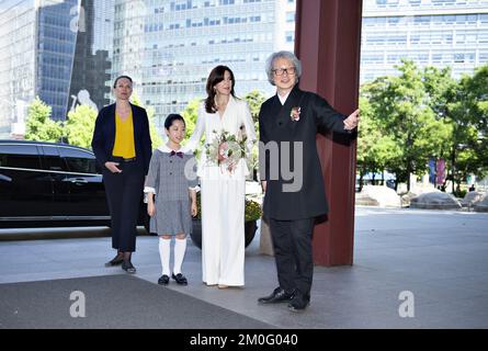 Il 21st 2019 maggio la coppia del principe ereditario ha avuto il loro 2nd giorno di visita di affari e cultura in Corea del Sud. Nell'ambito del rafforzamento delle relazioni tra i due paesi, la coppia è a capo di una delegazione di imprese. Qui la Principessa Corona Maria apre una mostra al Museo storico di Seoul sull'autore danese delle fiabe H.C. Andersen. Ha girato la mostra con i bambini delle scuole coreane. Foto Stock