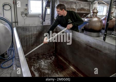 La nuova distilleria di Stauning Whiskey. Lasse Vesterby pronto a dare il benvenuto nella nuova distilleria danese di whisky e il sabato al festival del whisky. Foto Jørgen Kirk Stauning Whiskey sta costruendo un nuovo stabilimento di produzione a Stauningvej vicino a Skjern. Foto Stock