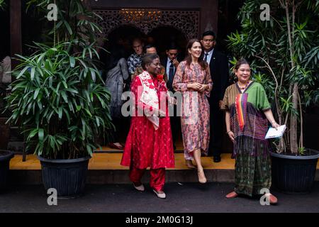 La Principessa Crown Mary e il Direttore Esecutivo dell'UNFPA Natalia Kanem durante un evento in occasione della Giornata Mondiale dell'AIDS nella capitale indonesiana di Giacarta, lunedì 2nd 2019 dicembre. Sua altezza reale Principessa Corona Maria, Ministro danese della cooperazione allo sviluppo Rasmus Prehn e Direttore esecutivo dell'UNFPA Natalia Kanem visitano l'Indonesia dal 2nd al 4th dicembre 2019. In particolare, l'attenzione è rivolta alla salute riproduttiva e alla celebrazione del 70th° anniversario delle relazioni diplomatiche tra Danimarca e Indonesia. (Foto: IDA Marie Odgaard / Ritzau Scanpix) Foto Stock