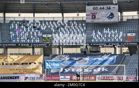 Schermo nella partita Super League 3F tra AGF e Randers FC al Ceres Park di Aarhus, giovedì 28 maggio 2020. La partita è la prima dopo lo spegnimento durante la crisi corona e si gioca senza spettatori e con restrizioni .. (Foto: Henning Bagger / Ritzau Scanpix) Foto Stock