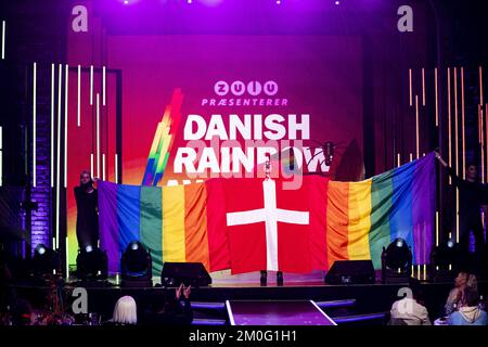 L'artista danese Mizz Privileze si esibisce al Danish Rainbow Awards 2020. Ogni anno il Danish Rainbow Awards celebra privati, organizzazioni e aziende che hanno contribuito a migliorare le condizioni dei membri della comunità LGBT+ in Danimarca. Crown Princess Mary ha partecipato alla fiera e ha consegnato il premio speciale onorario. Mercoledì 30 settembre 2020. (Foto: Martin Sylvest / Ritzau Scanpix) Foto Stock