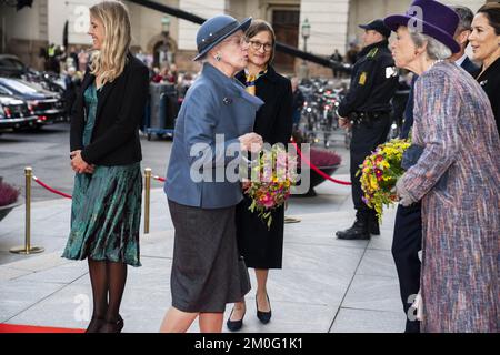 La regina Margrethe arriva per l'apertura ufficiale del Parlamento danese, martedì 6 ottobre 2020. L'apertura ufficiale del Parlamento e l'inizio di un nuovo anno di sessione cade sempre il primo martedì di ottobre. La Famiglia reale danese ha un ruolo passivo nell'apertura annuale del parlamento. Prima della cerimonia, il governo e i membri del parlamento partecipano ad un servizio che la Famiglia reale non partecipa. (Foto: Martin Sylvest / Ritzau Scanpix). Foto Stock