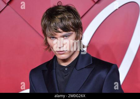 Jordan Barrett partecipa ai Fashion Awards 2022 alla Royal Albert Hall di Londra, Inghilterra, il 05 dicembre 2022. Foto di Aurore Marechal/ABACAPRESS.COM Foto Stock