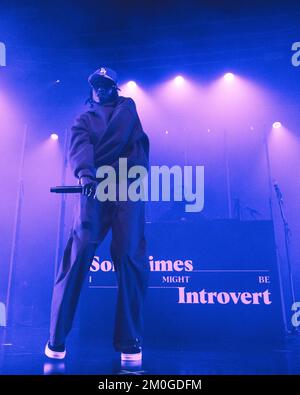 Milano, Italia. 05th Dec, 2022. Il rapper, la cantante e attrice britannica Little Simz si esibisce dal vivo a Fabrique a Milano il 5 dicembre 2022 (Foto di Maria Laura Arturi/NurPhoto) Credit: NurPhoto/Alamy Live News Foto Stock