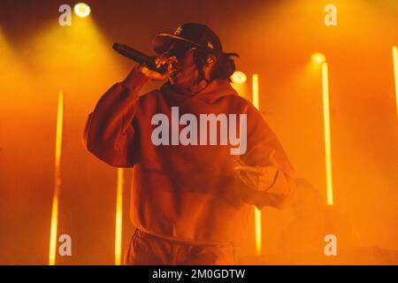 Milano, Italia. 05th Dec, 2022. Il rapper, la cantante e attrice britannica Little Simz si esibisce dal vivo a Fabrique a Milano il 5 dicembre 2022 (Foto di Maria Laura Arturi/NurPhoto) Credit: NurPhoto/Alamy Live News Foto Stock