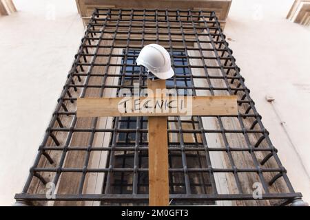 Roma, Italia. 06th Dec, 2022. Protesta del settore edile in Piazza Santi Apostoli a Roma (Foto di Matteo Nardone/Pacific Press/Sipa USA) Credit: Sipa USA/Alamy Live News Foto Stock