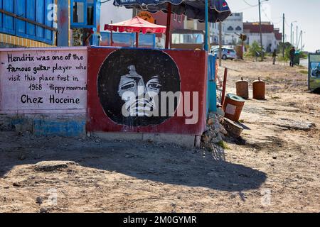 Ritratto con informazioni, chitarrista, musicista rock Jimi Hendrix, Street art a Diabat, Essaouira, Marocco, Africa Foto Stock