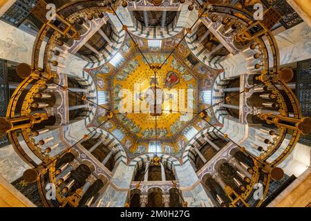 Splendidi interni nel sito patrimonio mondiale dell'UNESCO, la cattedrale di Aquisgrana, Aquisgrana, Germania, Europa Foto Stock