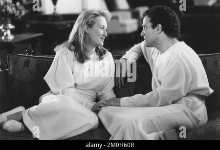 Meryl Streep, Albert Brooks, on-set of the Film, 'Defending Your Life', Warner Bros., 1991 Foto Stock