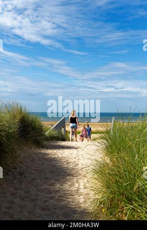 Francia, Calvados, Cote de Nacre (perla costa), Courseulles sur Mer, la spiaggia Foto Stock