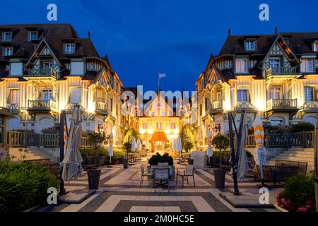 Francia, Calvados, Pays d'Auge, Deauville, Boulevard Eugene Cornuche, Hotel Normandy Barriere, un hotel di lusso di Lucien Barrière gruppo costruito nel 1912 Foto Stock