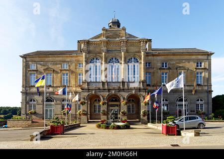 Francia, Orne, villaggio di Domfront, municipio Foto Stock