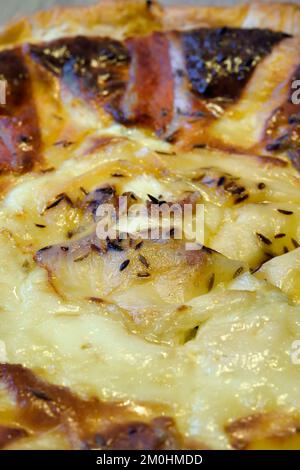 Francia, Bas-Rhin (67), Strasburgo, Munster e cumin quiche Foto Stock