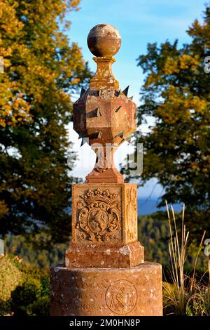 Francia, Bas Rhin, Mont Saint Odile, Mont Sainte-Odile Abbey noto anche come Hohenburg Abbey, la meridiana geografica con 24 facce del 18th ° secolo Foto Stock