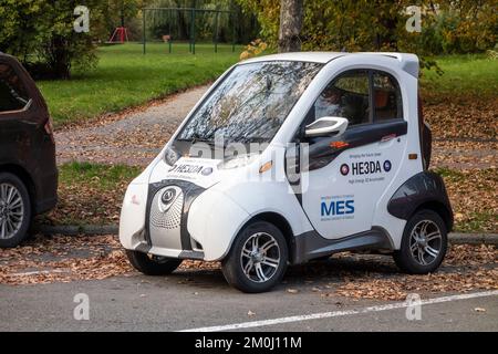 HAVIROV, REPUBBLICA CECA - 13 OTTOBRE 2022: ElBlesk micro auto elettrica con rivoluzionarie batterie li-Ion HE3DA della MES Magna Energy Storage Company p Foto Stock