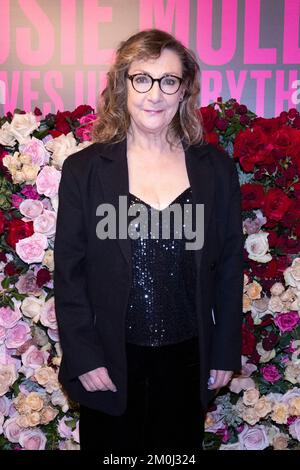 Pauline McLynn arriva alla prima proiezione di Rosie Molloy Gives Up Everything, presso l'Everyman Borough Yards di Londra. Data immagine: Martedì 6 dicembre 2022. Foto Stock