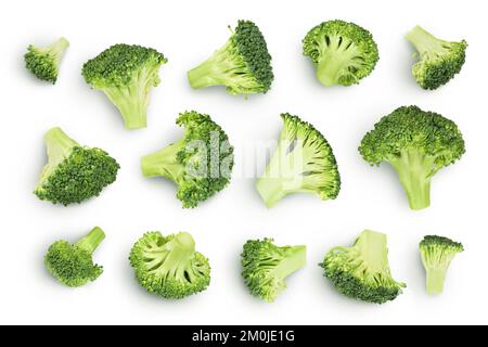 broccoli freschi isolati su sfondo bianco. Vista dall'alto. Giacitura piatta. Foto Stock