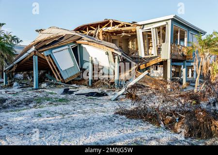 Fort ft. Myers Beach Florida, Estero Island Estero Boulevard, casa case case casa case proprietà Hurricane Ian danni distruzione distrutti detriti Foto Stock