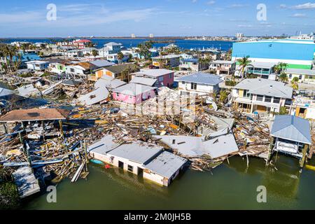 Fort ft. Myers Beach Florida, vista aerea dall'alto dell'isola di estero, case case case case cottage proprietà Hurricane Ian danno danneggiato distruzione des Foto Stock